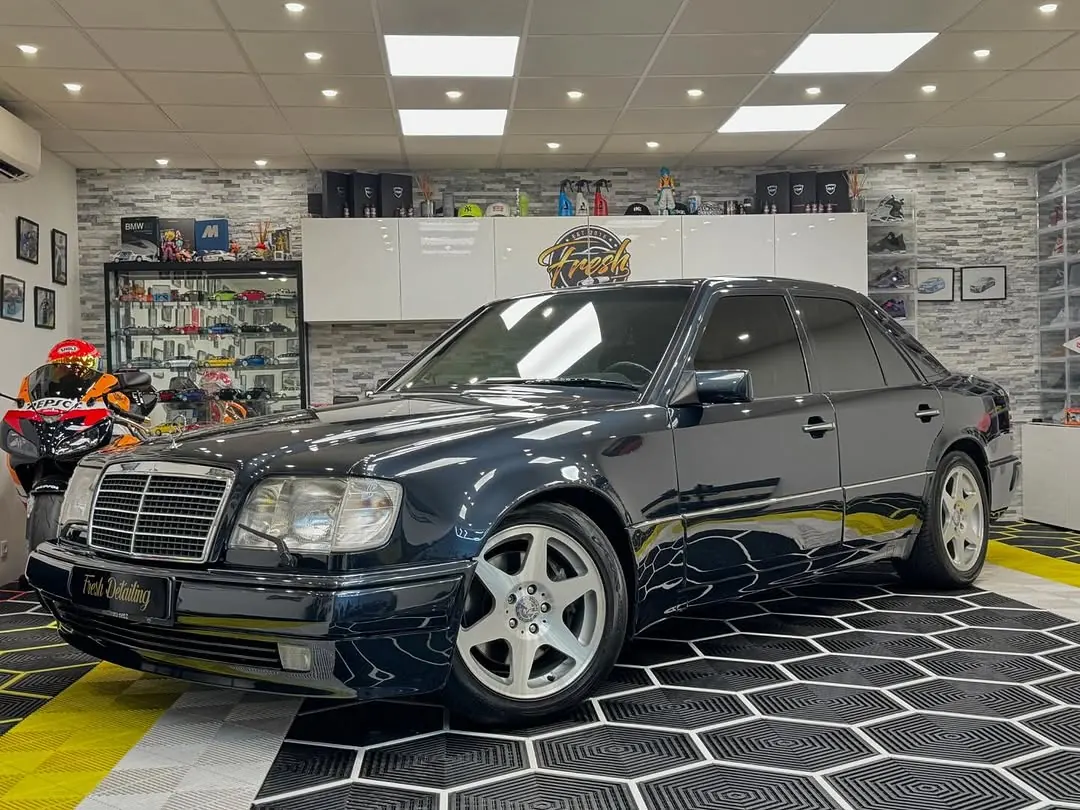 Mercedes-Benz 500 E après passage à l'atelier Fresh Detailing 95