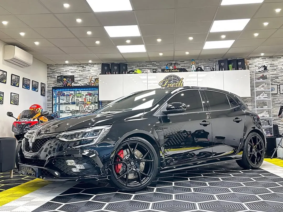 Renault Mégane R.S. après passage à l'atelier Fresh Detailing 95