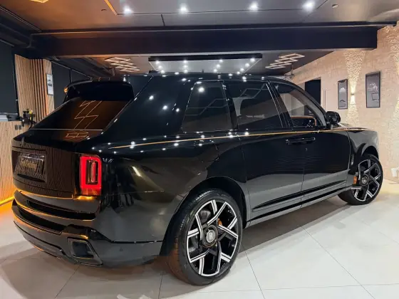 Rolls-Royce Cullinan Black Badge — photo 4 de la réalisation
